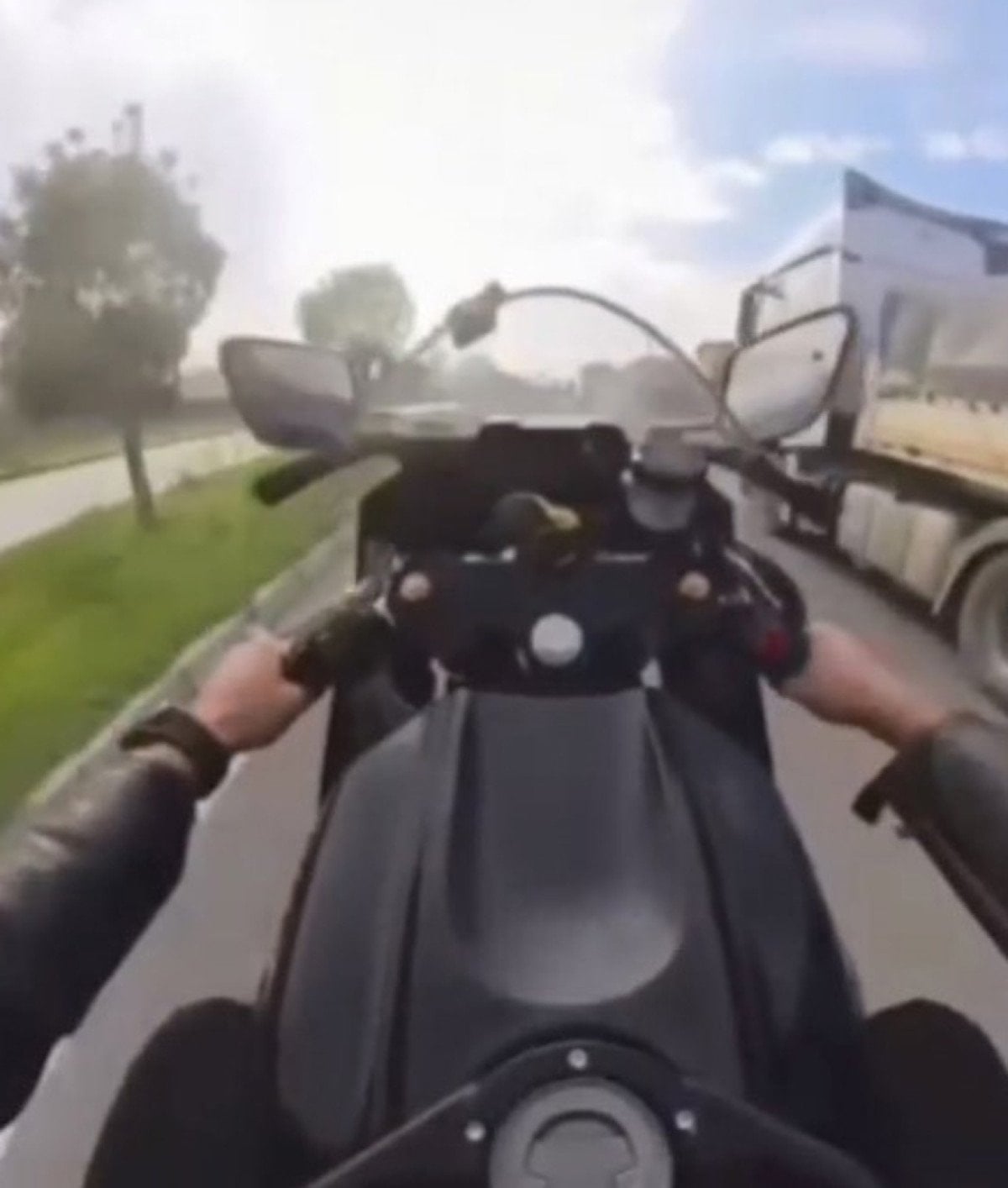 Düzce'de Jandarmadan Kaçan Motosiklet Sürücüsü Tespit Edildi