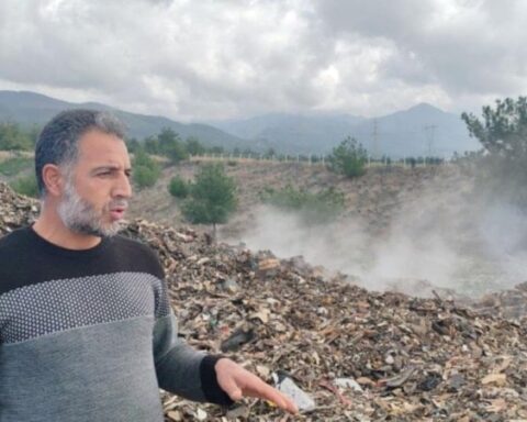 Erzin'de atıkların yanması, çevre sakinlerini endişelendiriyor