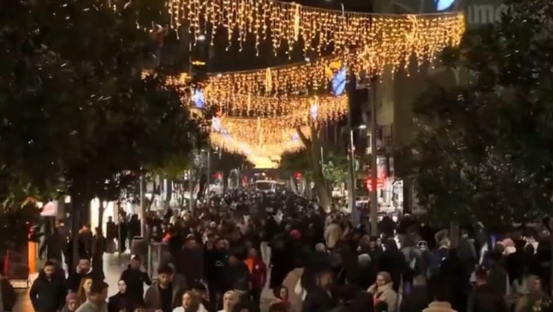 Esenler’de Ramazan coşkusu: Davutpaşa Caddesi yoğun ilgiyle aydınlatıldı