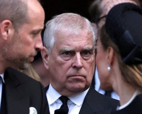 Eski Prens Andrew'ın Jeffrey Epstein ile İlişkilerine Dair Gizli Belgeler Açıklanacak