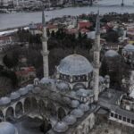 Eyüp Sultan Camii: Osmanlı Padişahlarının Kılıç Kuşandığı Tarihi Mekan