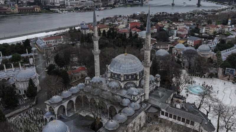 Eyüp Sultan Camii: Osmanlı Padişahlarının Kılıç Kuşandığı Tarihi Mekan