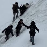 Hakkari'de Kar Yağışı Çocuklara Eğlenceli Anlar Sunuyor