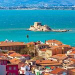 Hilal şeklindeki plajlarıyla Nafplio, romantik sahil şehirleri arasında öne çıkıyor
