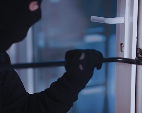 Hırsızların Değerli Mücevher Sandığıyla Gittiği Kutudan Böbrek Taşı Çıktı