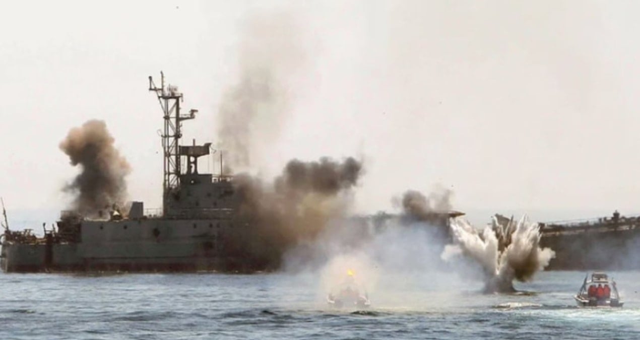 İran, Hürmüz Boğazı'nda Geniş Ölçekli Askeri Tatbikat Başlattı