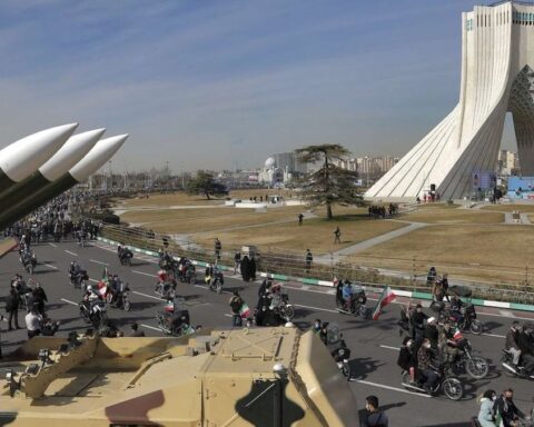İran, Nükleer Tesislerini Hava Saldırılarına Karşı Güçlendiriyor