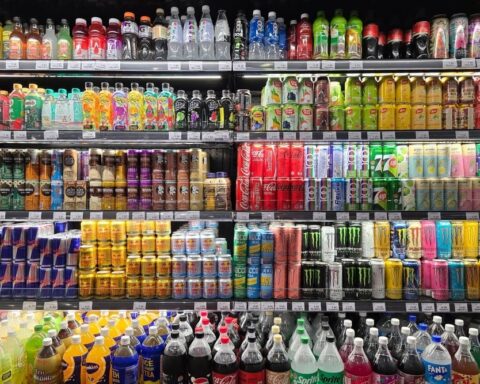 İspanya, 16 Yaş Altı Çocuklara Enerji İçeceği Satışını Yasaklıyor