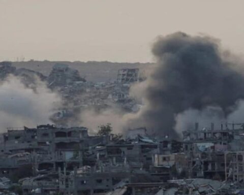 İsrail'in Gazze'ye Hava Saldırılarında 10 Filistinli Hayatını Kaybetti