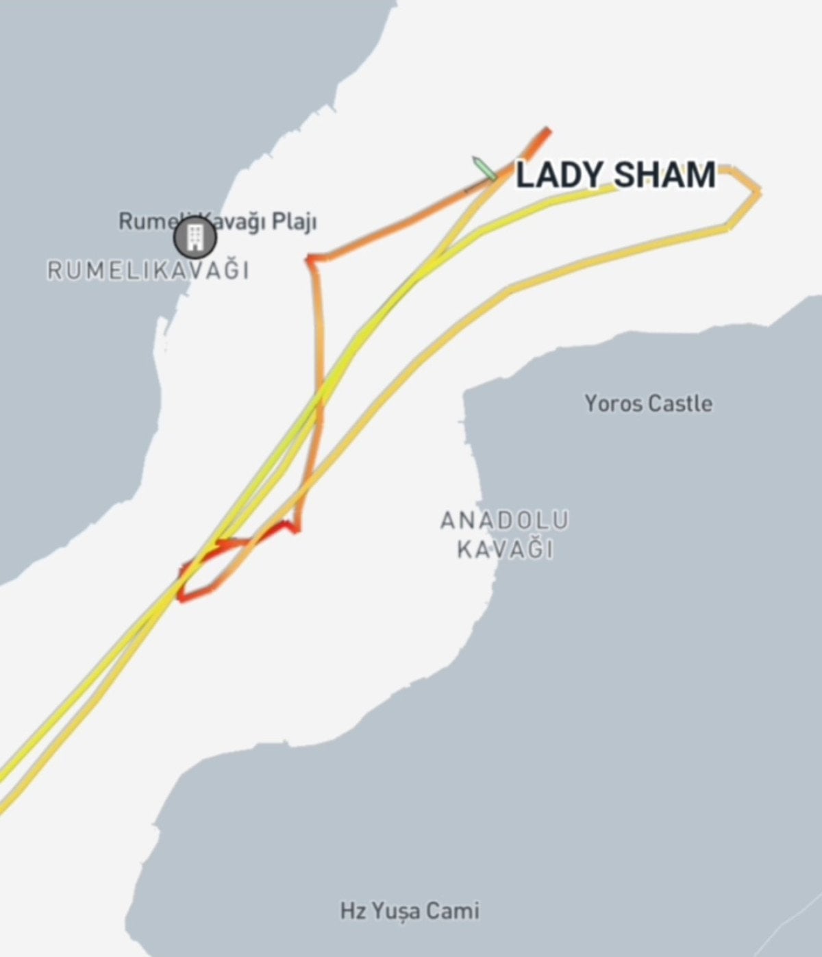 İstanbul Boğazı'nda Demirleri Dolanan Kargo Gemisi Güvenli Limana Çekildi