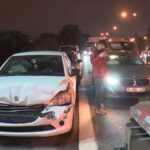 İstanbul Ümraniye'de TEM Otoyolu'nda 8 araçla zincirleme kaza meydana geldi