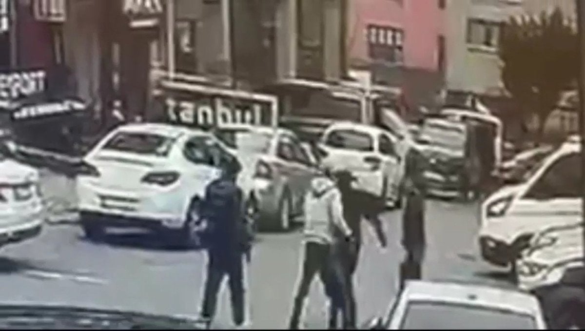 İstanbul'da Bankadan Çıkan Kişinin Parası Çalan Üç Zanlı Yakalandı