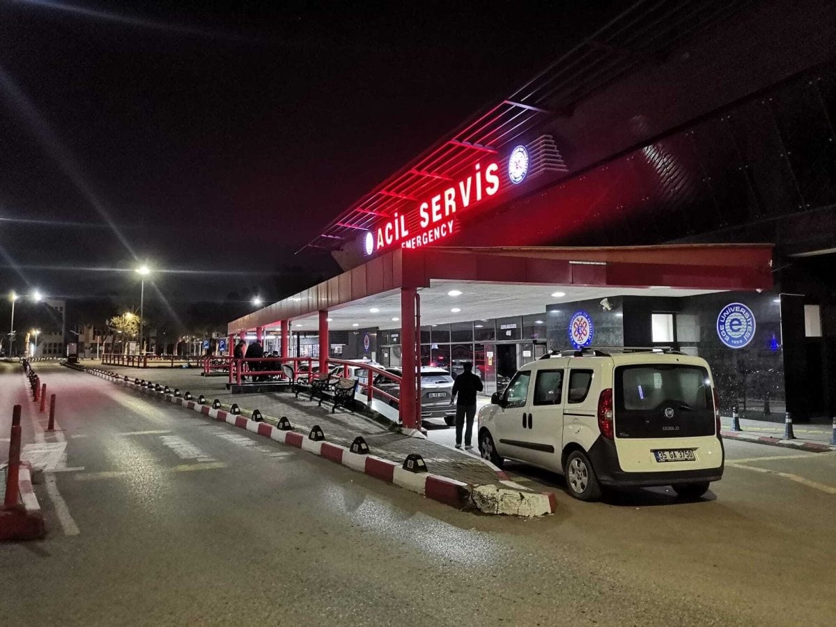 İzmir'de Bekçilere Silahlı Saldırı: Bir Bekçi Yaralandı