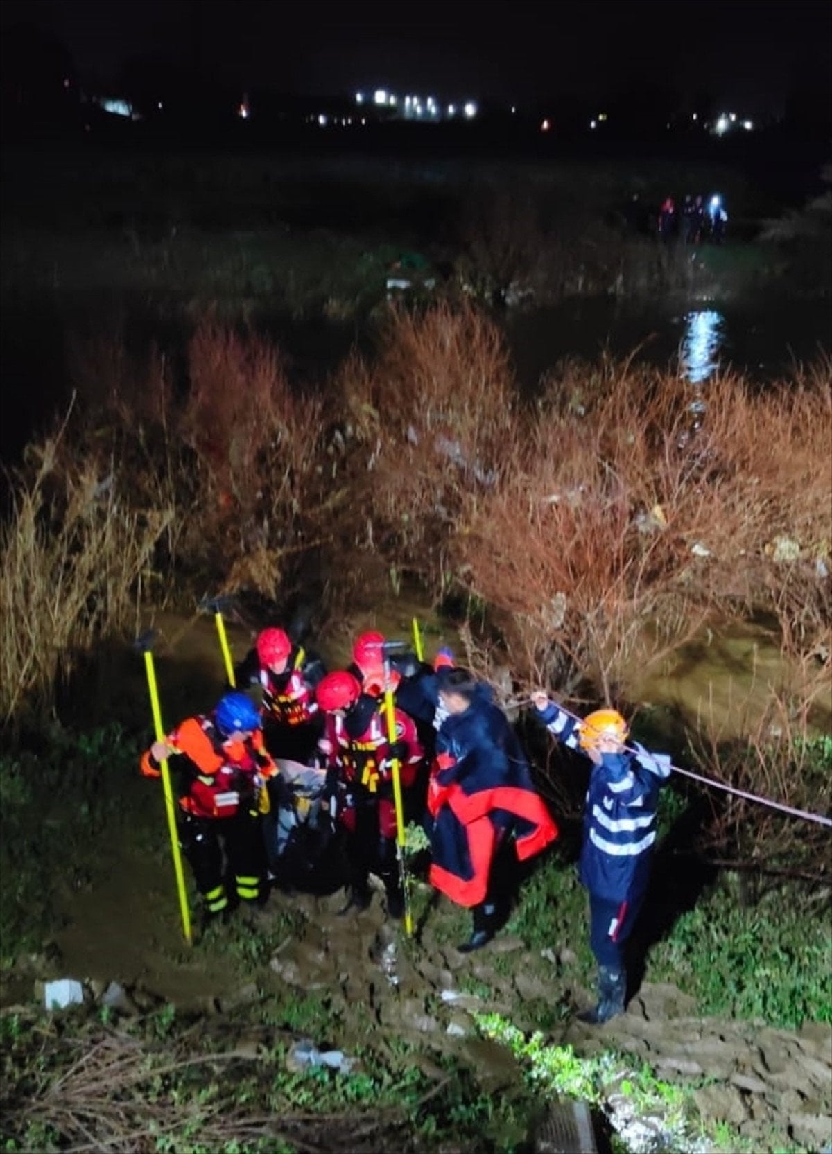 İzmir'de Kaybolan 8 Yaşındaki Kız Çocuğunun Cansız Bedeni Bulundu
