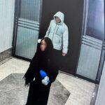 Kayseri'de apartmanın girişine idrar ve toz döken iki çocuk yakalandı