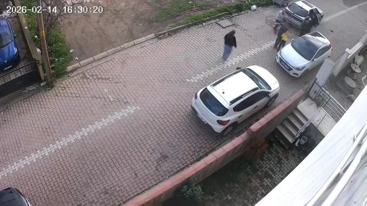 Kocaeli'de Otomobilin Çarptığı Özel Gereksinimli Çocuk Hastaneye Kaldırıldı