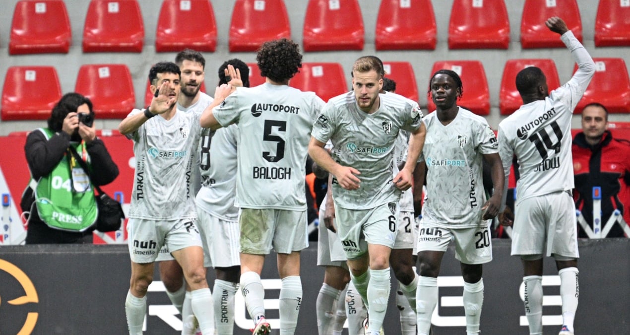 Kocaelispor, Kayseri'de Zecorner Kayserispor'u 2-1 Yenerek Üstünlüğünü Korudu