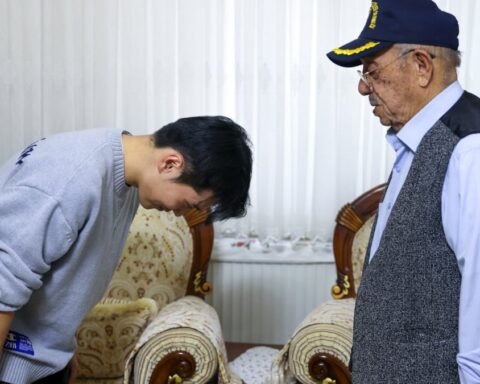 Konyasporlu Jinho Jo, 96 Yaşındaki Kore Gazisini Ziyaret Etti