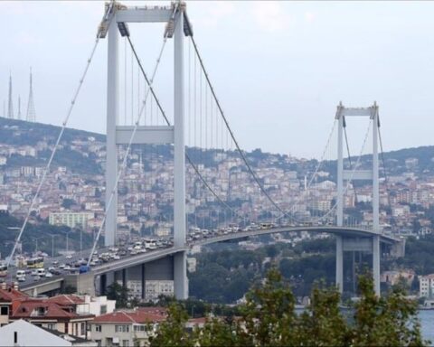 Köprü ve otoyol özelleştirmeleri Türkiye'nin gelecek mali yapısını tehlikeye atıyor