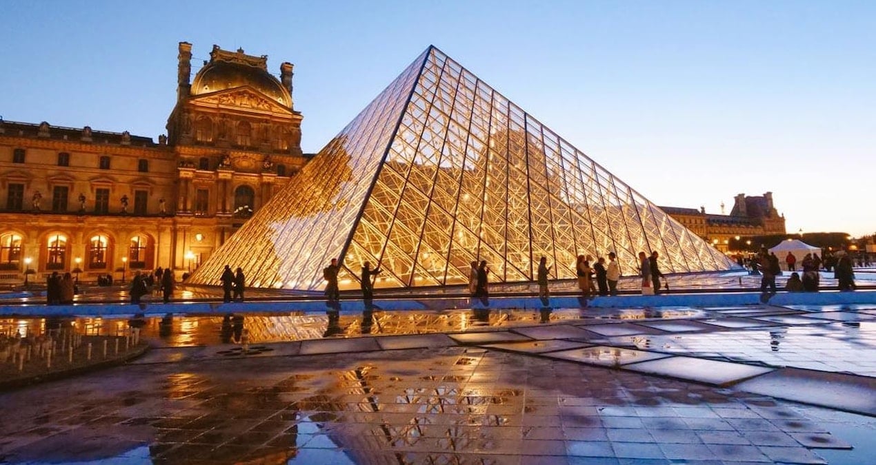 Louvre Müzesi'nde Su Sızıntısı Nedeniyle Tarihi Eserler Zarar Gördü