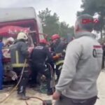 Manavgat'ta İki Kamyon Çarpıştı: Bir Sürücü Ağır Yaralandı