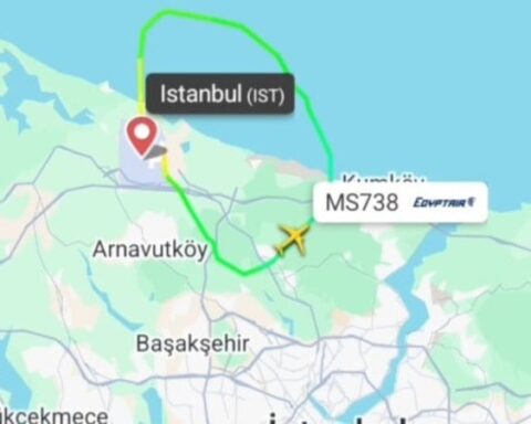 Mısır Uçağı İstanbul Havalimanı'na Acil İniş Yaptı, Duman Tespiti Olmadı