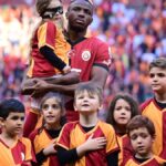 Osimhen için taraftardan anlamlı koreografi talebi