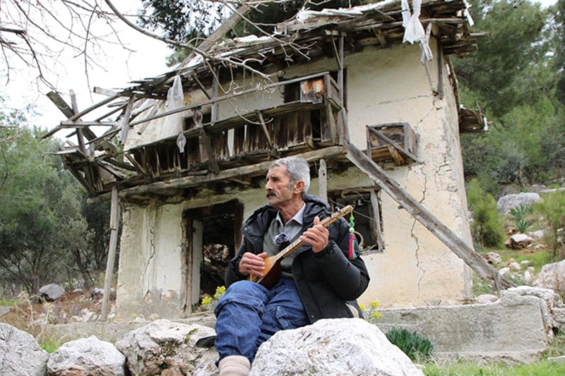 Osman Kırca'ya 'Yaşayan İnsan Hazinesi' ödülü, cura kültürü tekrar yeniden canlanıyor