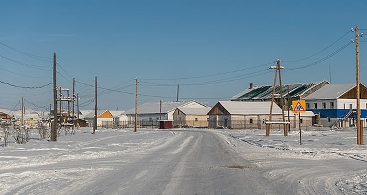 Oymyakon'da kış koşulları nakit alışverişi ve sürekli motor çalıştırmayı zorunlu kılıyor