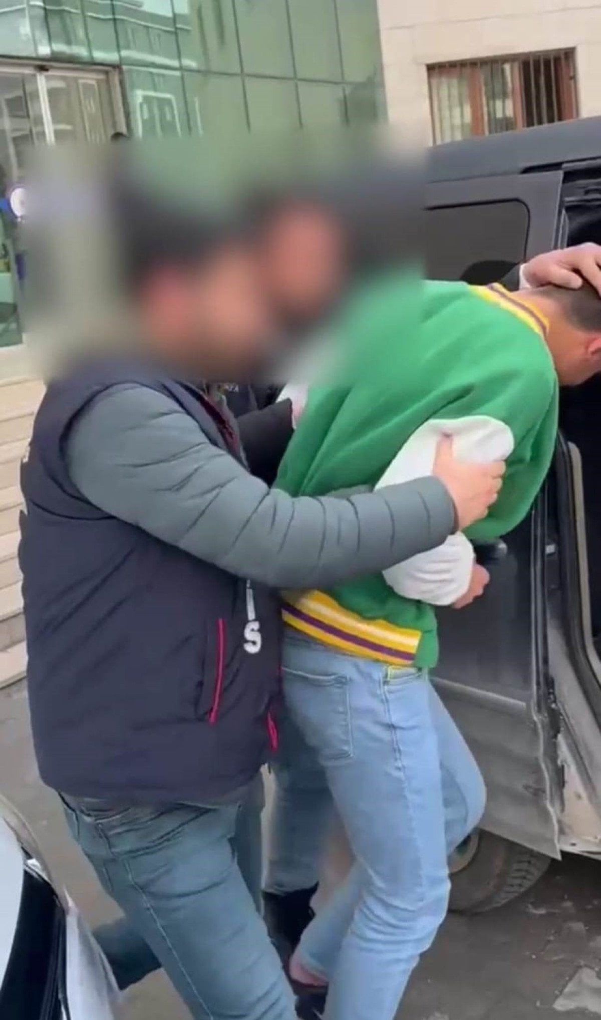 Şanlıurfa'da Sosyal Medya Paylaşımına Yönelik Gözaltılar ve Tutuklamalar Gerçekleşti