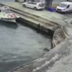 Sarıyer'de Otomobil Denize Düştü, Sürücü Kurtarıldı