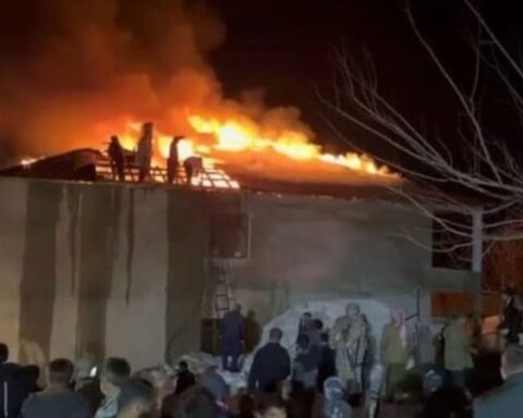 Siirt'te Ev Yangını Köylülerin Müdahalesiyle Kontrol Altına Alındı