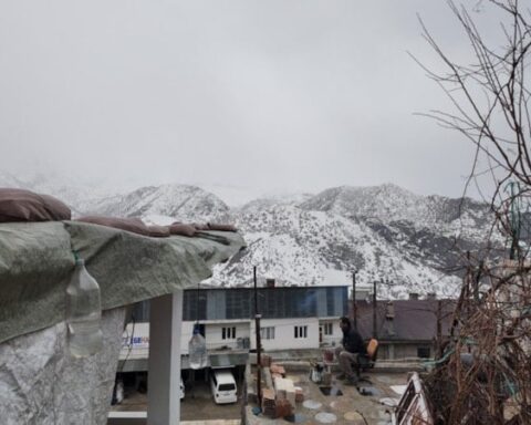 Şırnak’ta Toprak Kayması, Yeni Ev Sahibini Zor Durumda Bıraktı