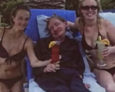 Stephen Hawking'in Epstein dosyalarında yer alan fotoğrafı yanlış yorumlandı