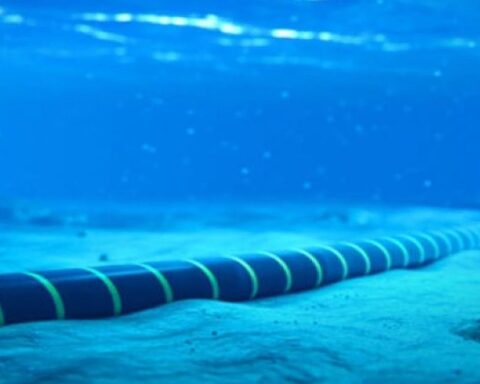 TAT-8 Kablo Hattı Okyanustan Sökülmeye Başladı