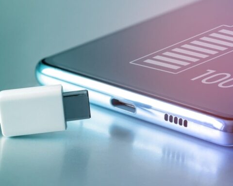 Telefonu sürekli yüzde 100 şarj etmenin pil sağlığına etkileri