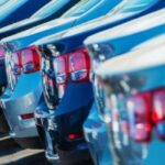 Tesla Model Y Liderliğini Koruyor, Elektrikli Araç Satışları Düşerken Hibritler Öne Çıkıyor