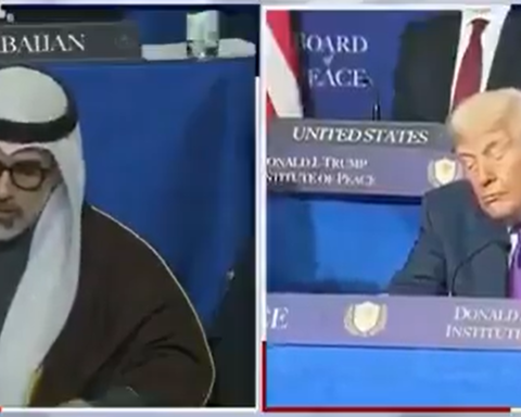 Trump'ın Gazze Barış Kurulu Toplantısında Uykuya Dalması Tartışma Yarattı