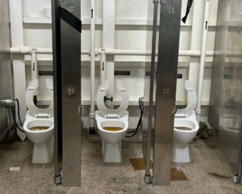 USS Gerald R. Ford uçak gemisinde tuvalet sorunları mürettebatı zorluyor