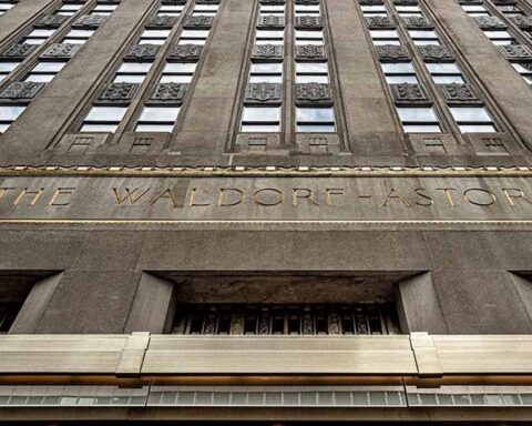 Waldorf Astoria'nın 2728 numaralı dairesi 1 milyar dolara satışa çıkarıldı