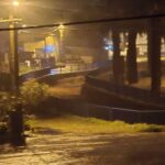 Yeni Foça'da sağanak yağış dere taşkınlarına yol açtı