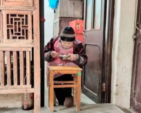 102 yaşındaki Bayan Jin’in sağlıklı yaşam sırrı: Yüksek karbonhidratlı diyet ve 15 saat uyku