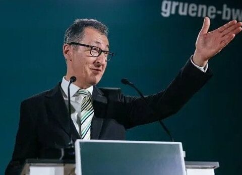 Almanya'da İlk Türk Kökenli Eyalet Başbakanı Cem Özdemir Seçildi