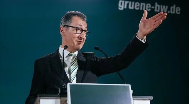 Almanya'da İlk Türk Kökenli Eyalet Başbakanı Cem Özdemir Seçildi