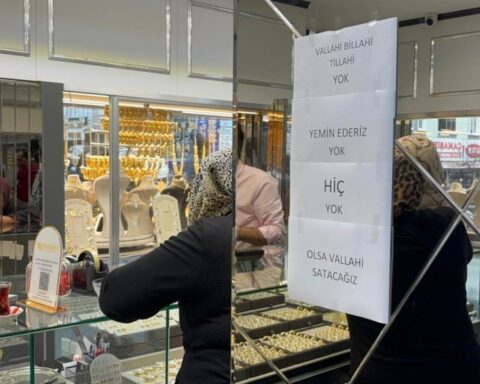 Altın Fiyatları Düşünce Kuyumcular Talebe Yetişemiyor