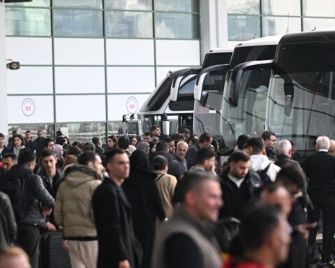 Ankara Terminali'nde Ramazan Bayramı Yoğunluğu: Yola Çıkanlar Sevdikleriyle Buluşmayı Bekliyor