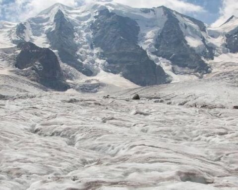 Antarktika'da Eşsiz Bir Yapı Bulundu: Buzulların Altındaki Anomali Ne Anlama Geliyor
