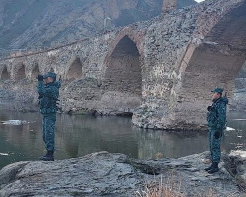 Azerbaycan Askeri Güçleri İran Sınırında Büyüyen Gerilimle Hazırlık Yapıyor