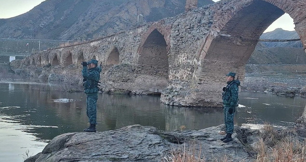 Azerbaycan Askeri Güçleri İran Sınırında Büyüyen Gerilimle Hazırlık Yapıyor