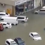 BAE'nin Şarika Kentinde Şiddetli Yağışlar Sel Felaketine Neden Oldu